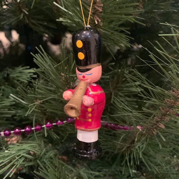 Horn player ornament - Picture 1 of 6